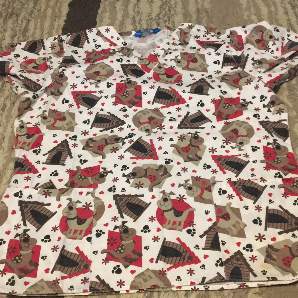 Scrub top size small